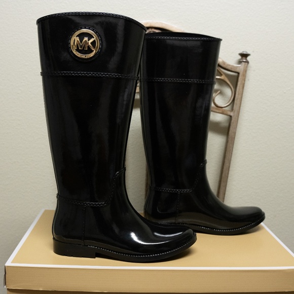 Micheal Kors Rain Boots - Picture 8 of 8